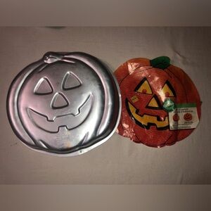 Wilton, pumpkin, jack-o’-lantern cake pan